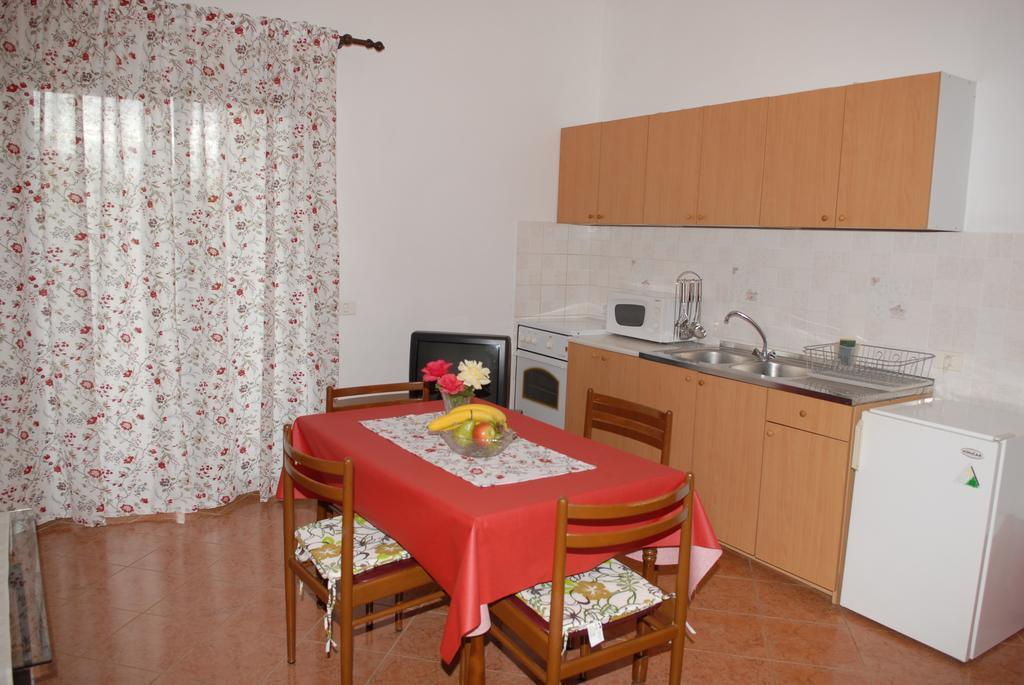 Apartment Vesna Veleniki Exteriör bild