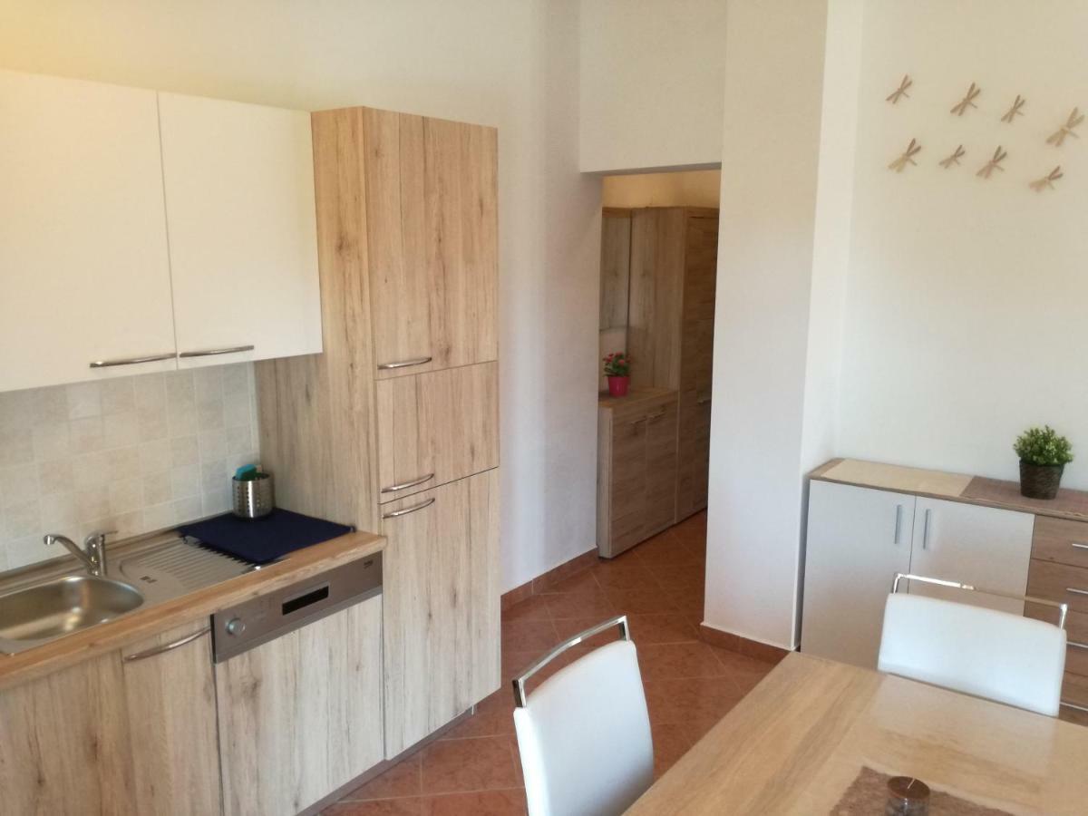 Apartment Vesna Veleniki Exteriör bild
